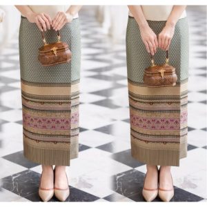 [817]ผ้าถุงเย็บสำเร็จยกดอกพิกุลเชิงหงษ์หลวง