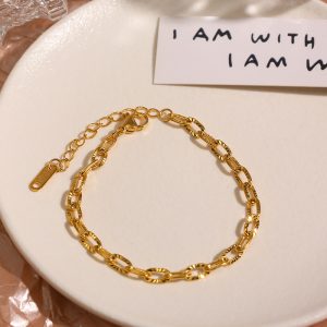คุณภาพสูงนูนหญิงสไตล์ใหม่ 18k Gold หรูหรา ins Niche Design ไทเทเนียมเหล็กปรับ Fine Chain สร้อยข้อมือเครื่องประดับของขวัญ