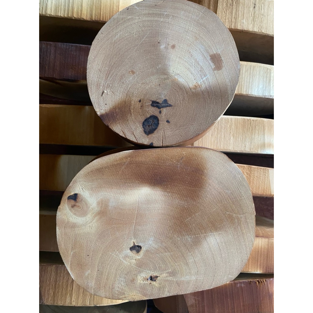 เขียงไม้มะขามแท้byคุณยายเมืองนคร เบอร์1วงรีหรือวงกลม(ตำหนิ)คละแบบ