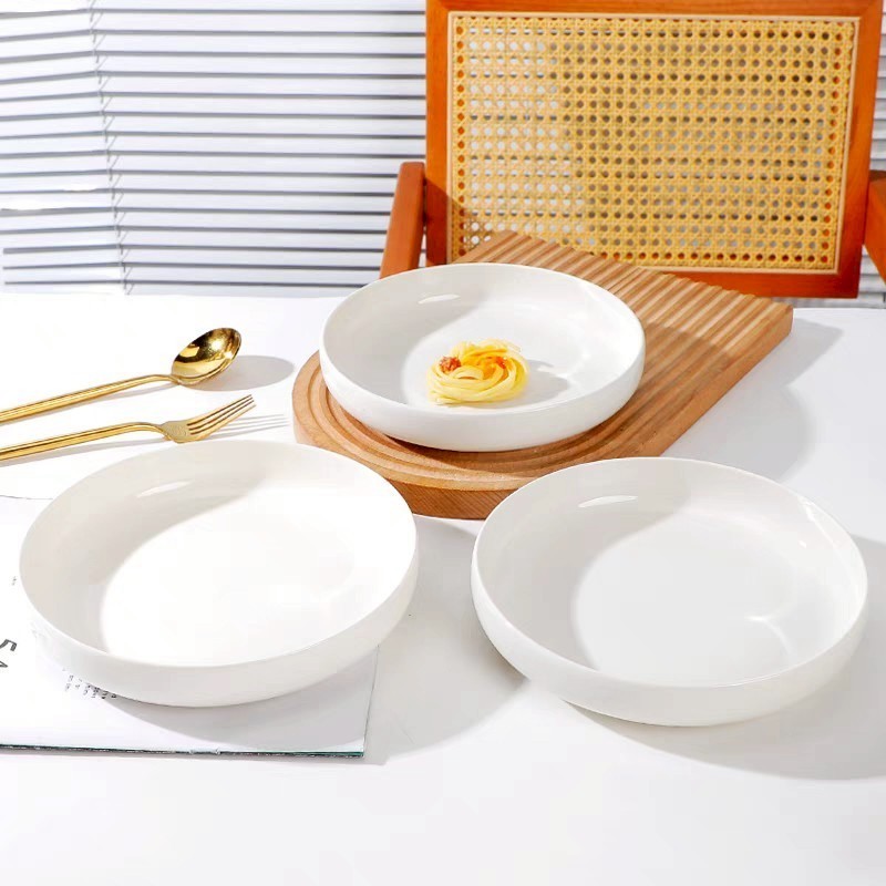 จานเซรามิก สีขาวขอบสูง เนื้อหนา สามารถเข้าไมโครเวฟได้ ขนาด 8นิ้ว