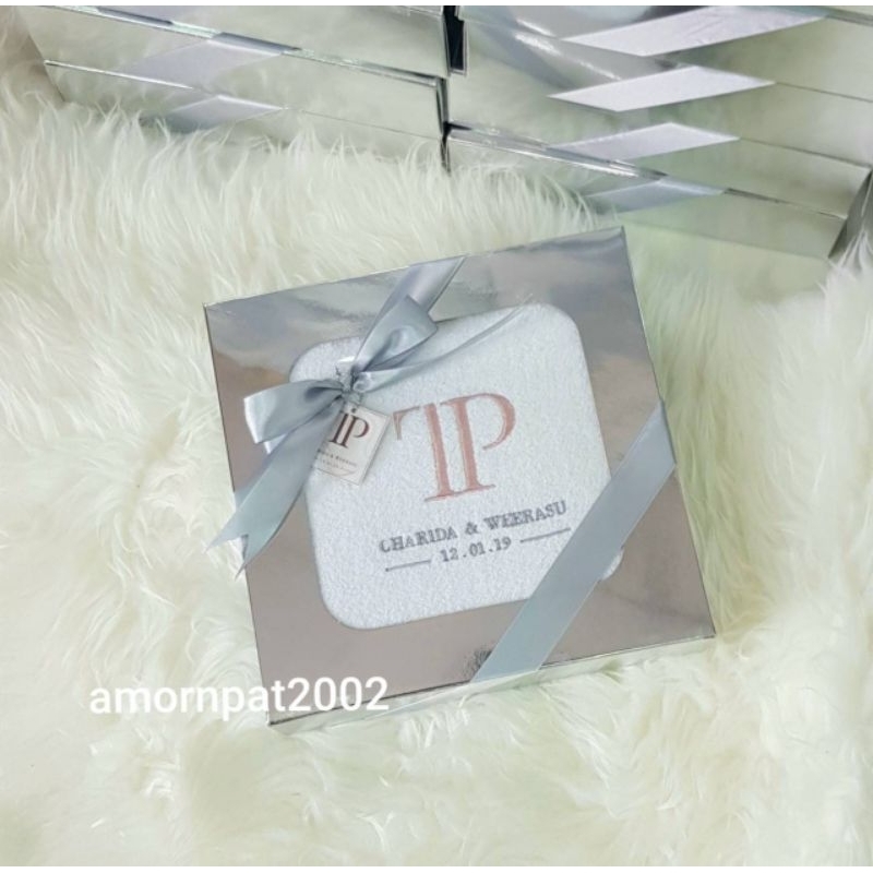 ผ้าขนหนูปักโลโก้พร้อมบรรจุกล่องผูกริบบิ้น