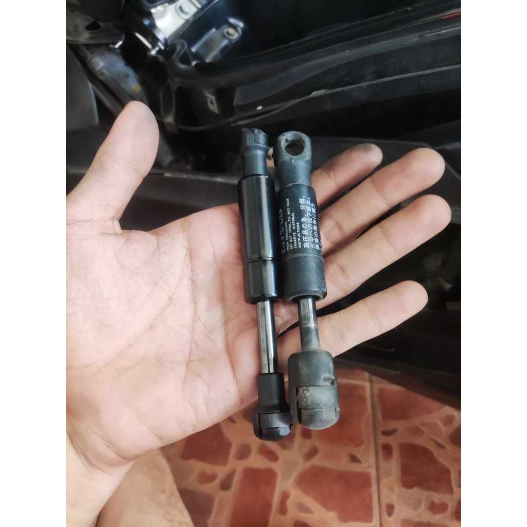 สินค้าทดแทนโช๊คค้ำเบาะ Forza Gen1 2013-2017 nss 300