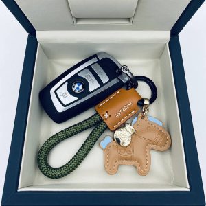 New Advanced Car Key Ring Pendant Refined and Simple Personalized Men and Women Couple Key Chain Rope 3Ern