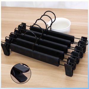 YTL[ตะขอหมุนได้ 360 ํ] ไม้แขวนเสื้อแบบหนีบ ไม้เเขวนหนีบผ้า หนีบกางเกง กระโปรง 1 แพ็ค/5 ชิ้น พร้อมจัดส่ง