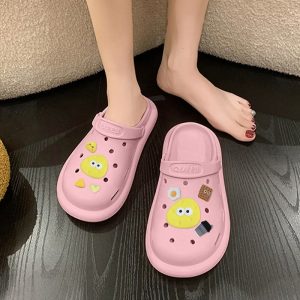 Wooho น่ารักมาก ตัวติดรองเท้าลายการ์ตูน มีหลายลายให้เลือก ลายสวยทันสมัยสุดๆ มีหลายลายน่ารัก ติดแล้วแบ๊วมาก สายแฟชั่นต้อง