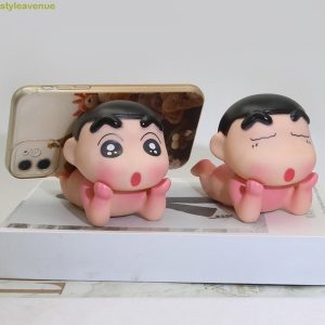 สไตล์เวนจู ที่วางโทรศัพท์สร้างสรรค์,โมเดลฟิกเกอร์ เครยอนชินจังโทรศัพท์มือถือยืน,ที่วางโทรศัพท์ขี้เกียจไวนิลการ์ตูนหมุนหัวโทรศัพท์มือถือวงเล็บบ้านเครื