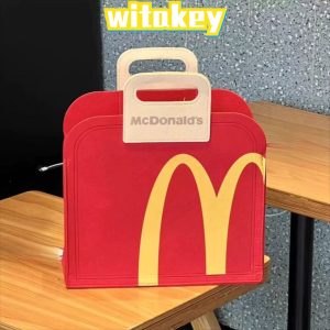 กระเป๋าเอกลักษณ์ McDonald’s 28 ปี กระเป๋าสะพงมือทำจากผ้าเฟลต ภายในกว้างขวาง สำหรับเก็บของหลายชิน้น