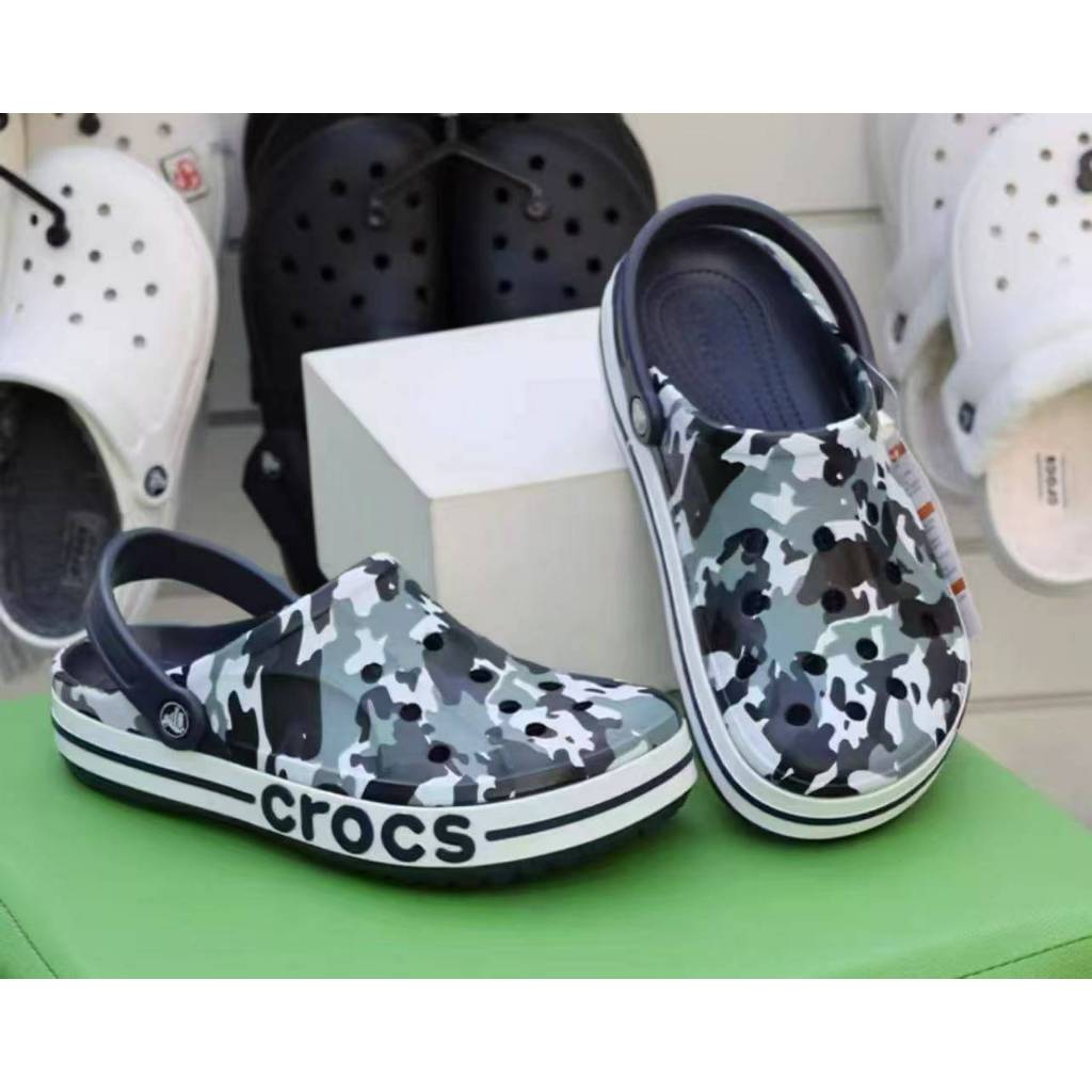 มาไหม่ 10สีลายทหาร รองเท้าแตะสวมผู้หญิ่งและผู้ชาย เบาและนี่มใส่สวยสบายเท้ามาก พร้มส่งในไทย Cr0cs BayaBand Camo Clog