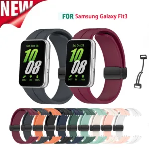 สายนาฬิกาข้อมือซิลิโคน หัวเข็มขัดแม่เหล็ก แบบนิ่ม สีแคนดี้ สําหรับ Samsung Galaxy Fit3 Fit 3 SM-R390