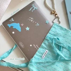 Shesell พร้อมส่ง✨เคส macbook(Glitter) blue dolphin Air13 Pro13 M1/M2/M3 bow เคสสำหรับแมคบุ๊คใส A2338