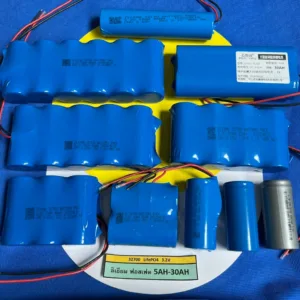 ถ่านชาร์จสำหรับโคมไฟถนนโซล่าเซล ชนิด LifePo4 32700 ขนาด3.2V ความจุ 5000-30000 mAh มีสายไว้เชื่อมต่อ