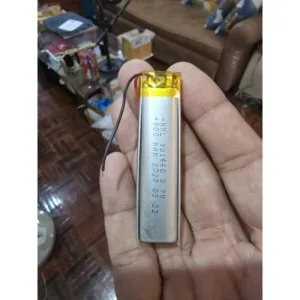 932045 แบตเตอรี่ลิเธียม 3.7 V 800mah ไฟเต็ม มี BMS ในตัว ขนาด 1.5*6.5*1ซม.
