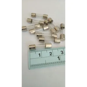 FUSE 1.25A 250V T1.25A ฟิวซ์ 1.25Amp(ไส้เกลียวใหญ่แบบขาดช้า)(ขายแพ็ค20ตัว)ฟิวซ์ญี่ปุ่น 20มิล หลอดแก้ว